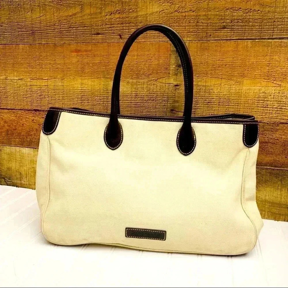 Dooney & Bourke Handbags - Dooney & Bourke Purse